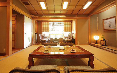 Japanese-Style Deluxe Room with Shared Bathroom Image